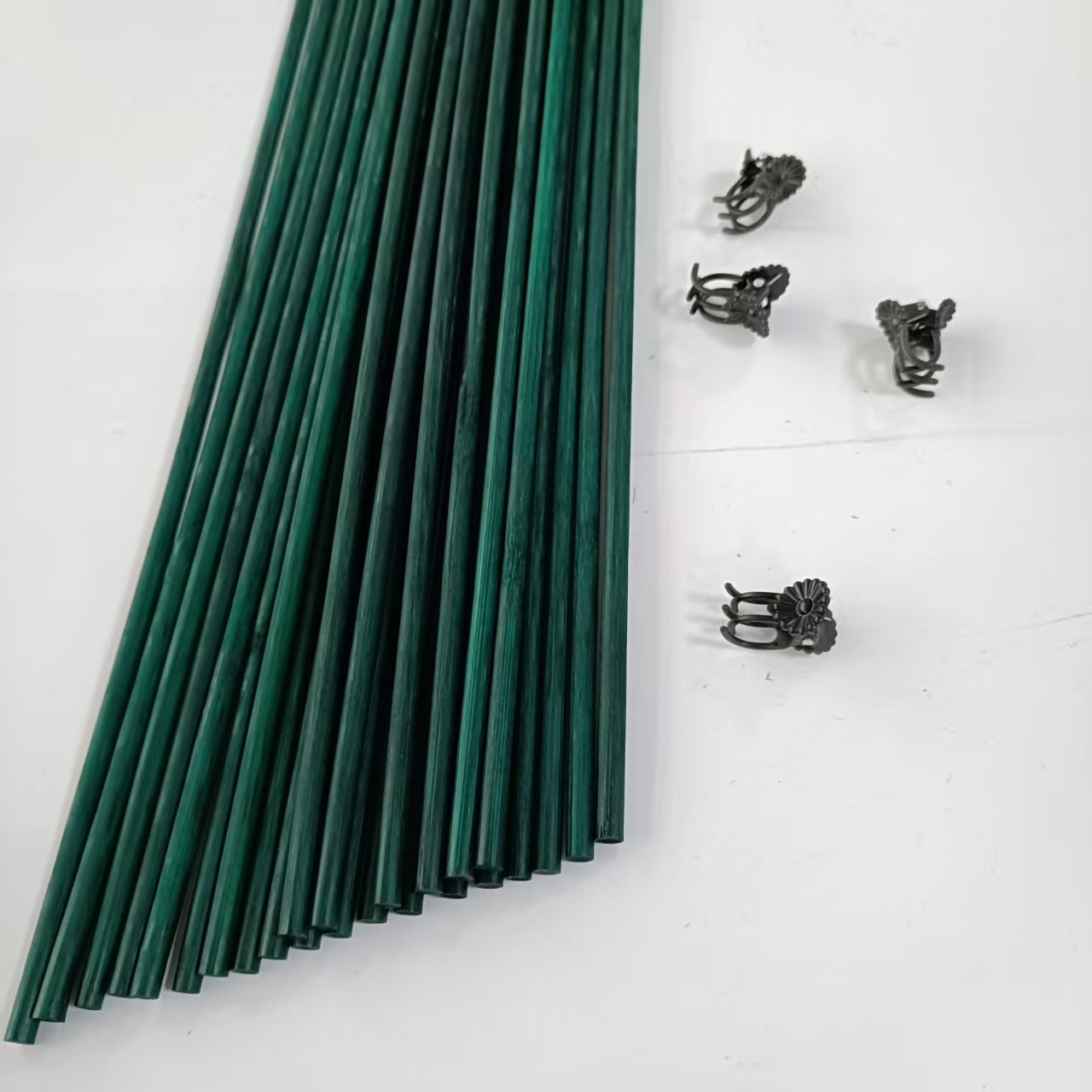 Green dyed and waxed bamboo flower sticks for garden supplies_复制